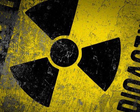 Dans les poubelles des marchands d'armes (Reportage) Uranium_here_by_kelyen